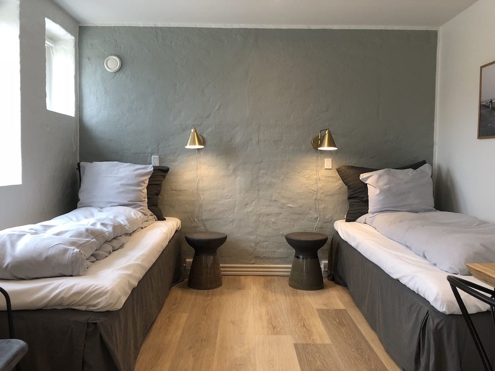 Twin Room, Shared Bathroom