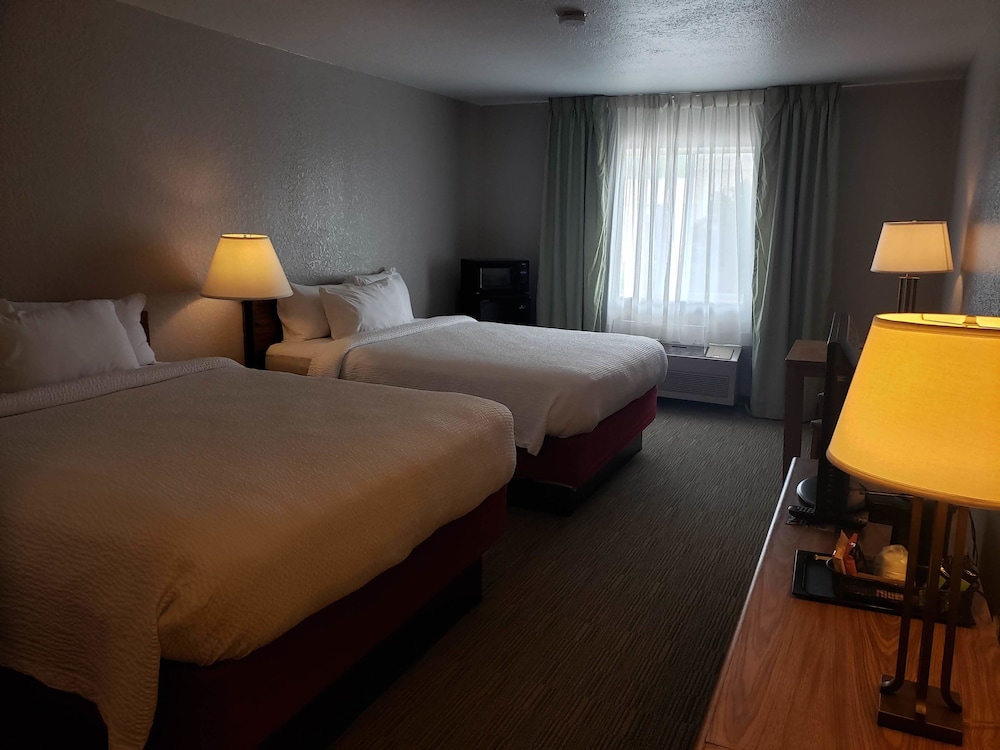 Room, 2 Queen Beds, Non Smoking - Photo 3