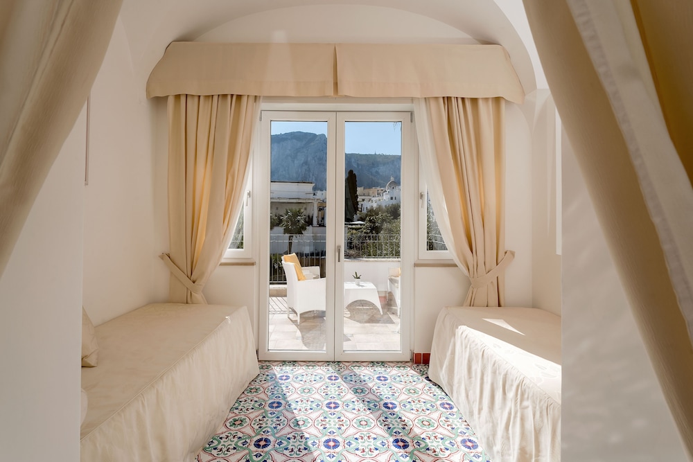 Family Room, Terrace