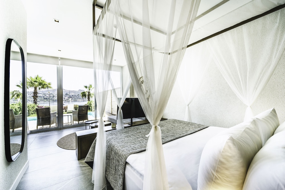 Exclusive Suite, 2 Bedrooms, Private Pool, Sea View