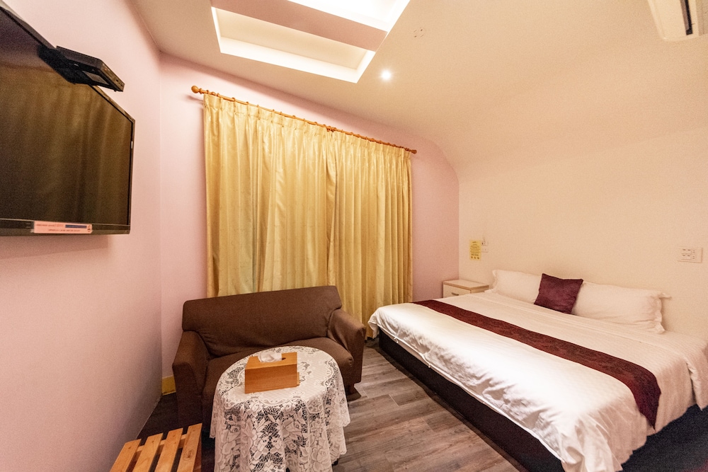 Basic Double Room, 1 Queen Bed photo 1