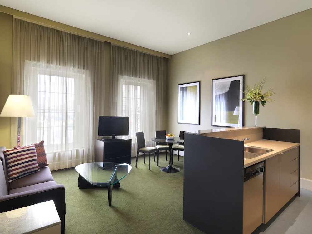 Interconnecting Family Apartment thumbnail 6