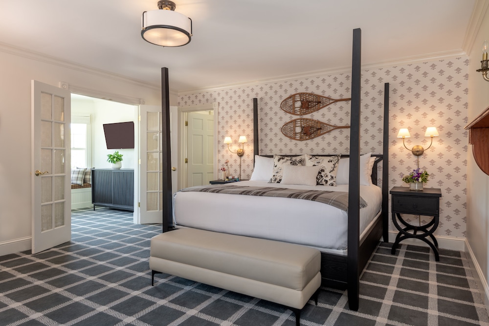 Fairlawn King Suite with Jacuzzi