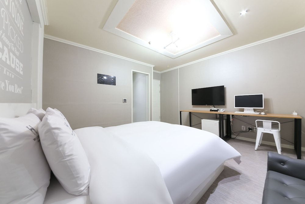 Standard Room, City View photo 3