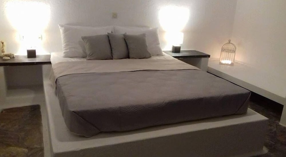 Studio, 1 Double Bed with Sofa bed photo 1