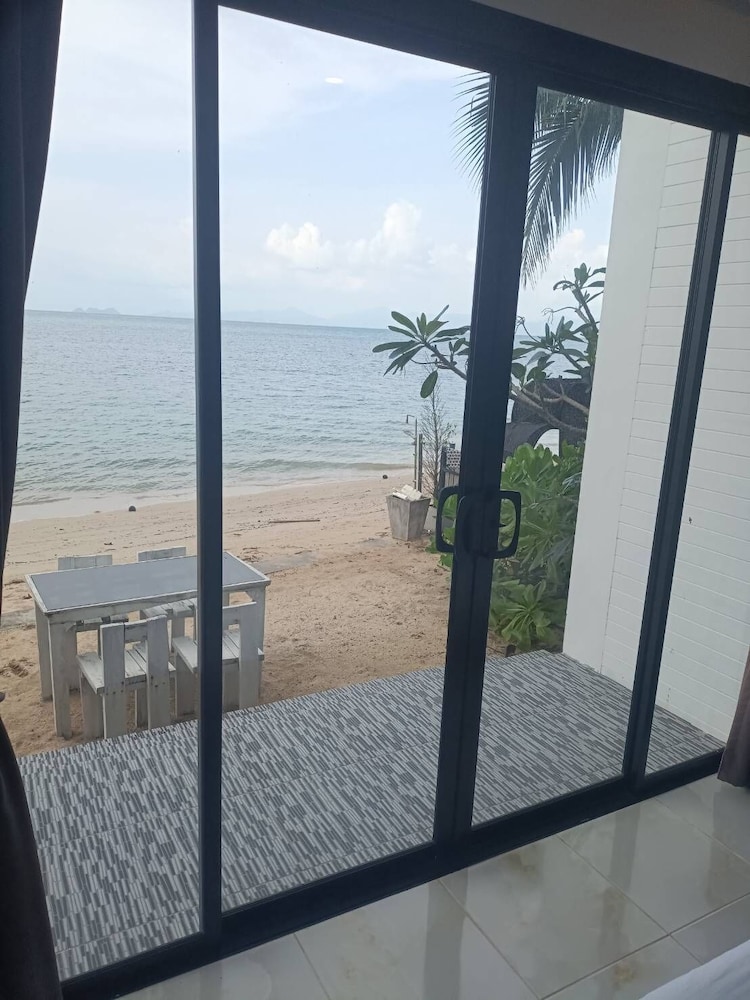 Family Villa, Kitchen, Beachfront - Photo 37