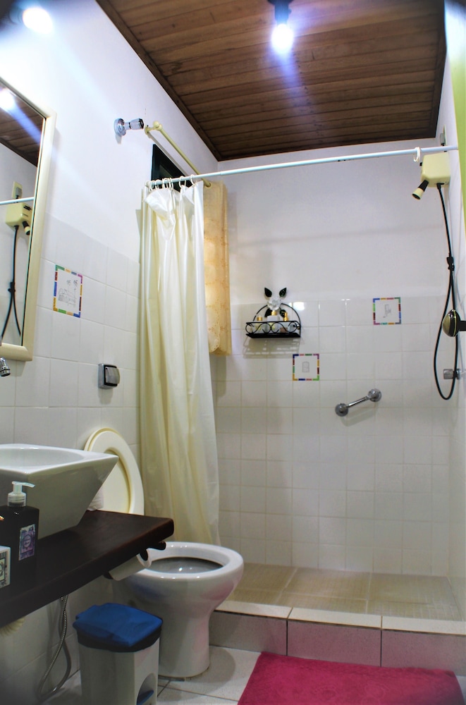 Suite (1) - Photo 6