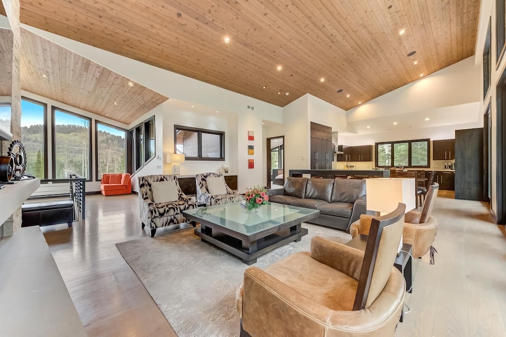Studio (3 Bedrooms)