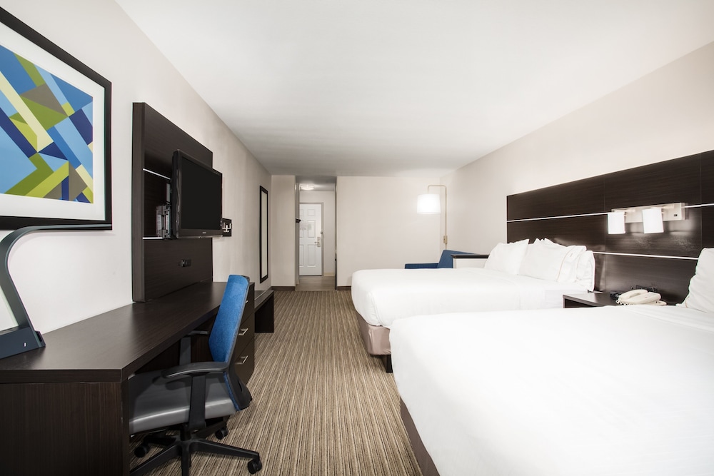 Suite, Multiple Beds - Photo 1