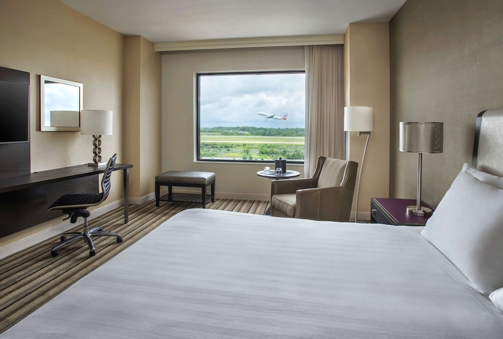 Deluxe Suite - Photo 2