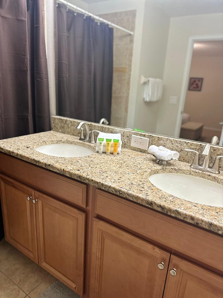Spacious 4BR Home With Private Pool Near Disney, Billede 26