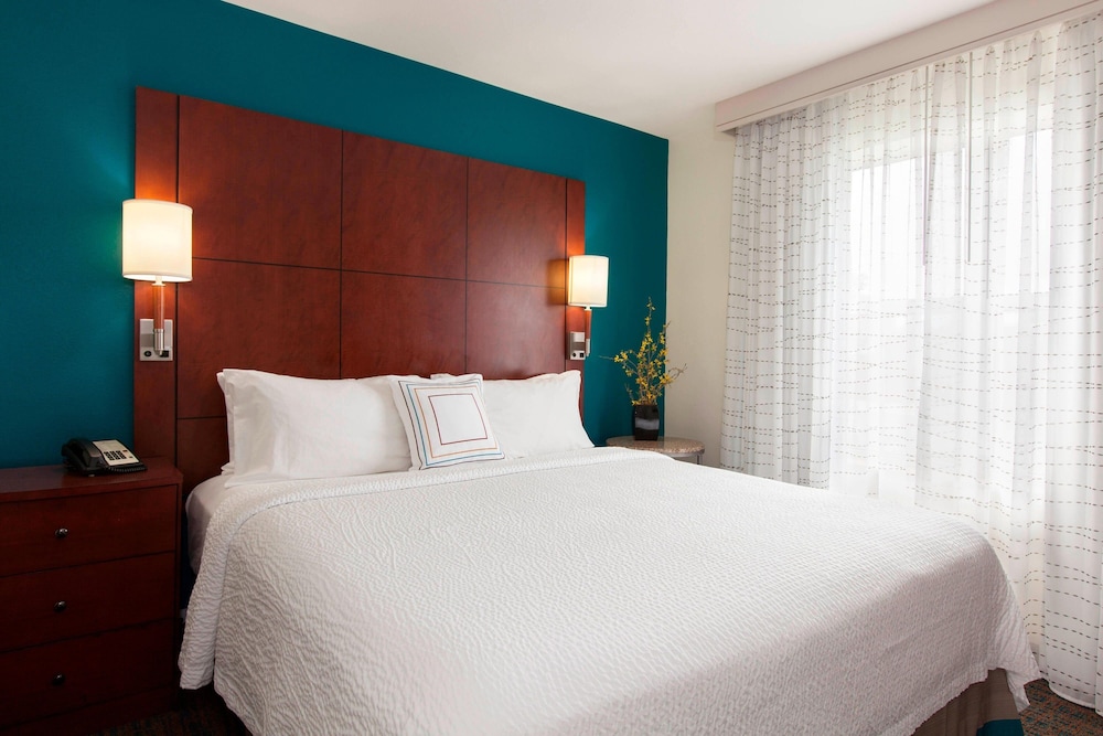 Suite, 1 Bedroom - Photo 6