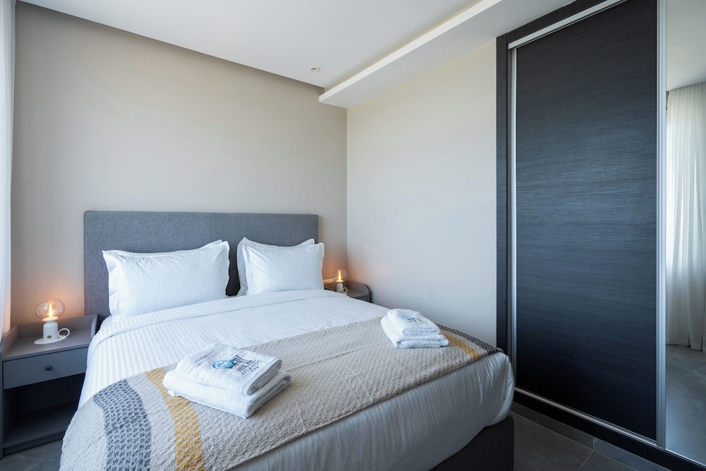 Luxury Apartment photo 2