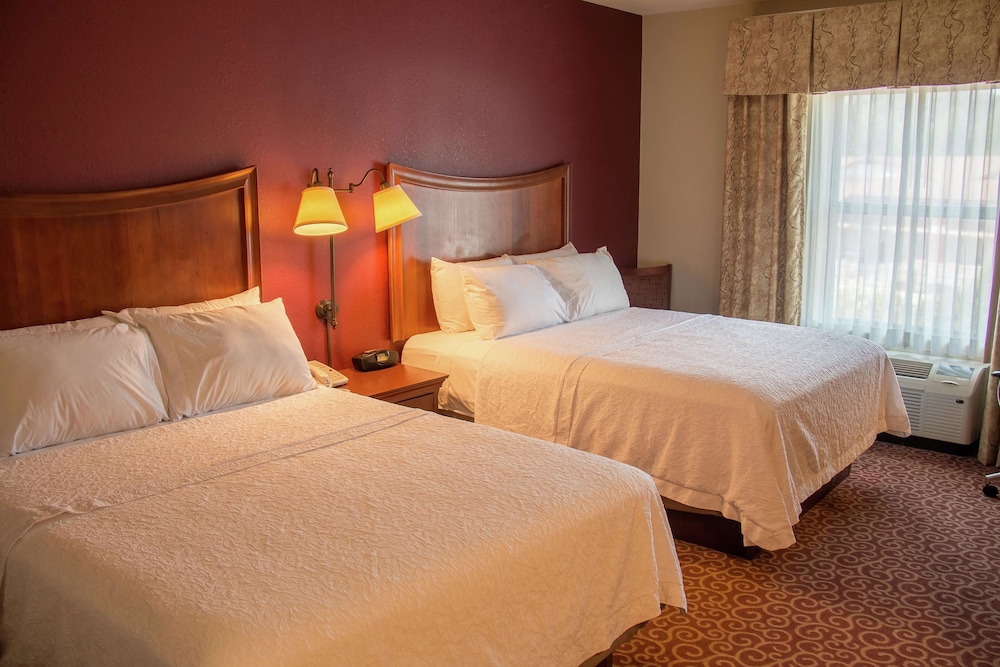 Room, 2 Queen Beds, Accessible, Non Smoking - Photo 4