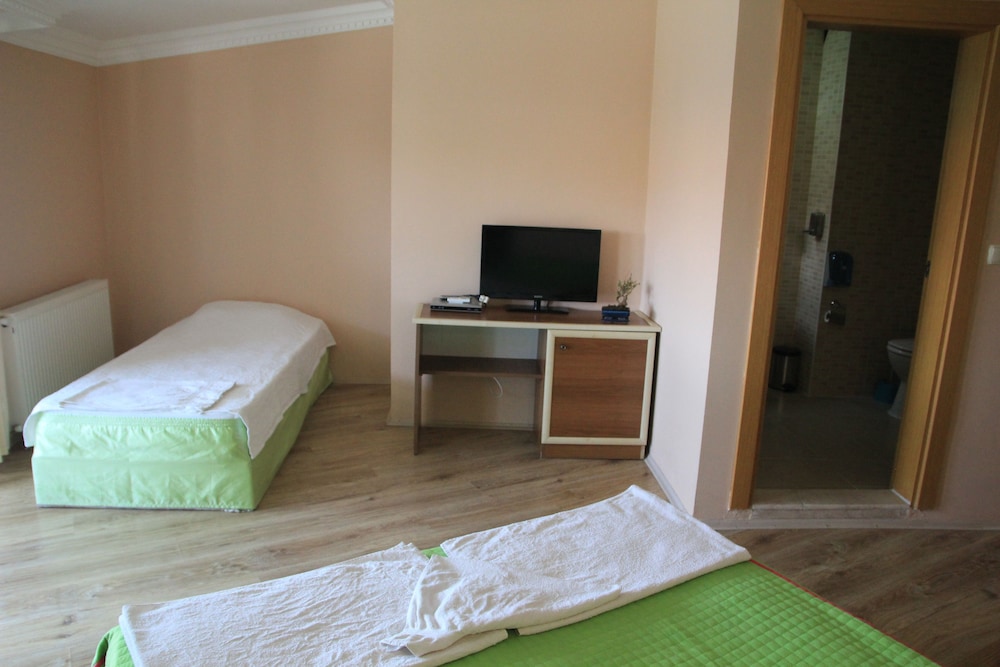 Deluxe Studio Suite photo 3