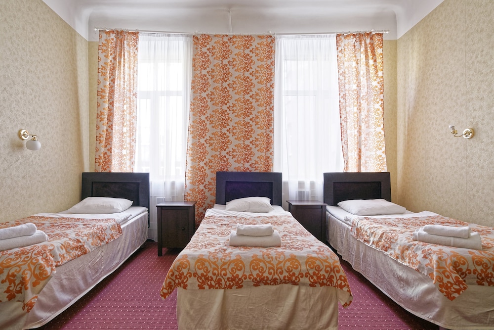 Triple Room, 3 Twin Beds - Photo 10