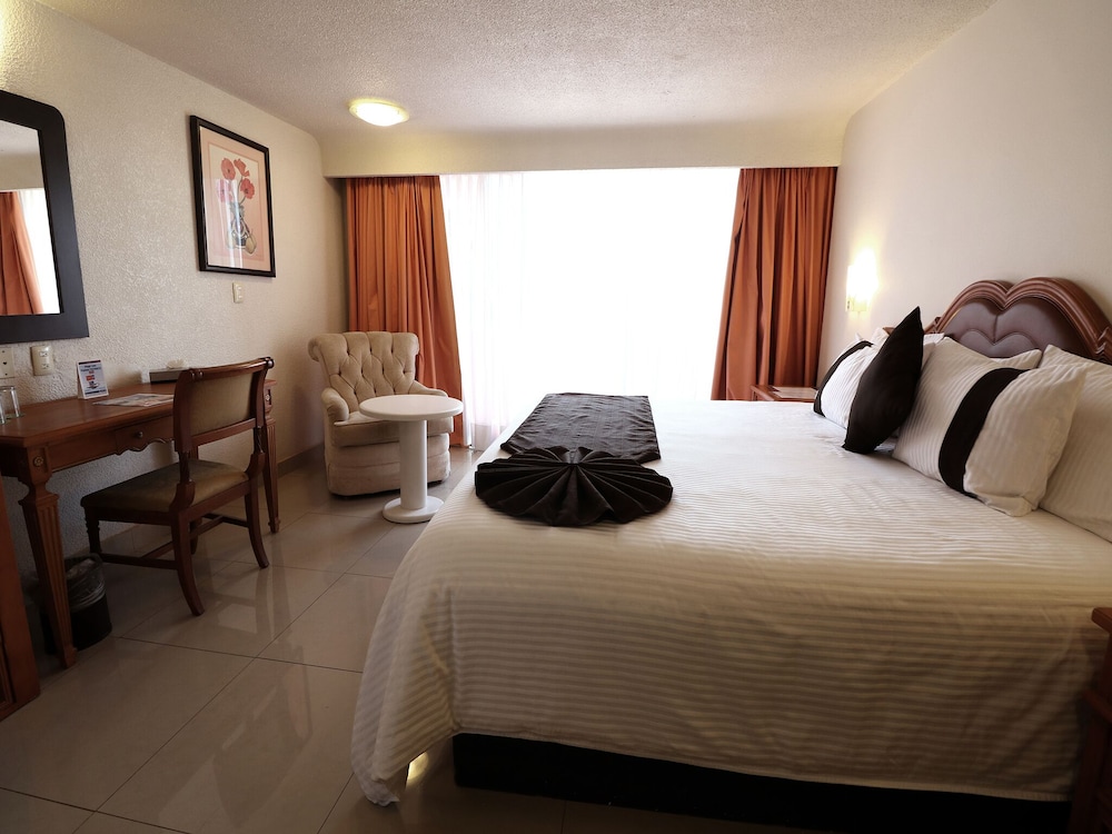 Deluxe Room, 1 King Bed