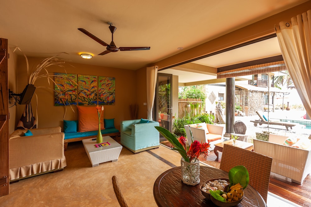 Classic Suite, Kitchenette, Partial Sea View photo 2
