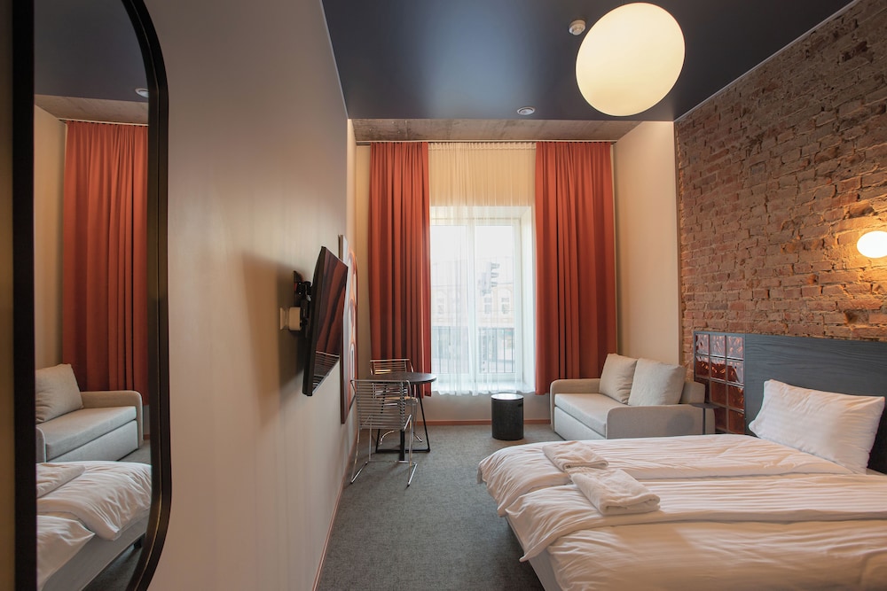 Design Room, City View - Photo 28