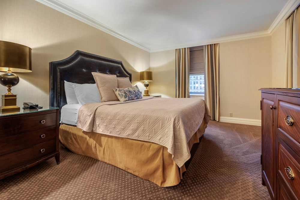 Suite, 1 Bedroom - Photo 12