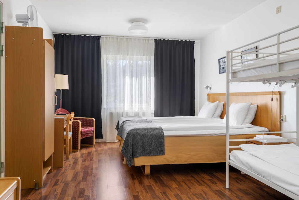 Standard Room, 2 Twin Beds, Non Smoking (Bunk beds) photo 2