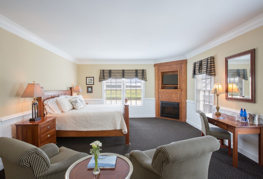 Deluxe Room, 1 King Bed - Photo 7