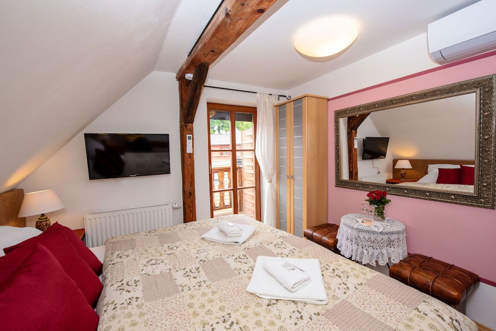 Double Room, Balcony, City View photo 1