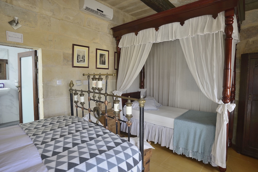 Double or Twin Room, Terrace photo 1