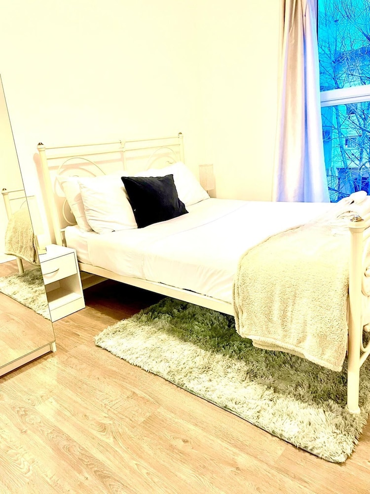 Apartment photo 2
