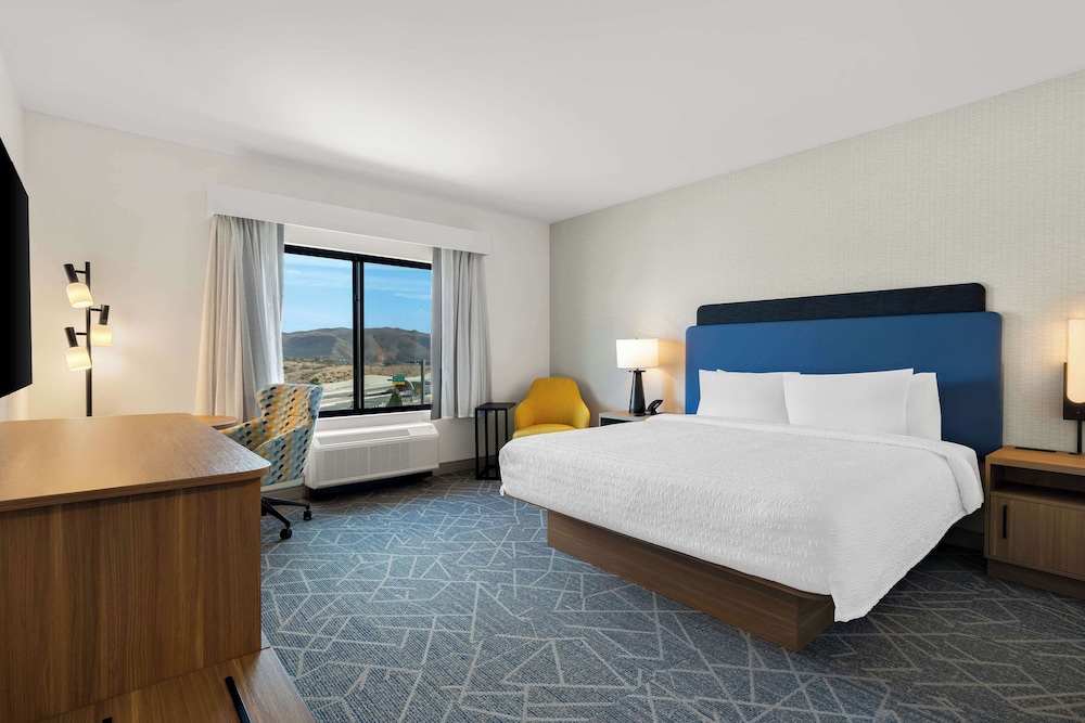 Room, 1 King Bed, Accessible, Bathtub
