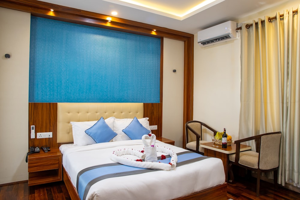 Honeymoon Suite