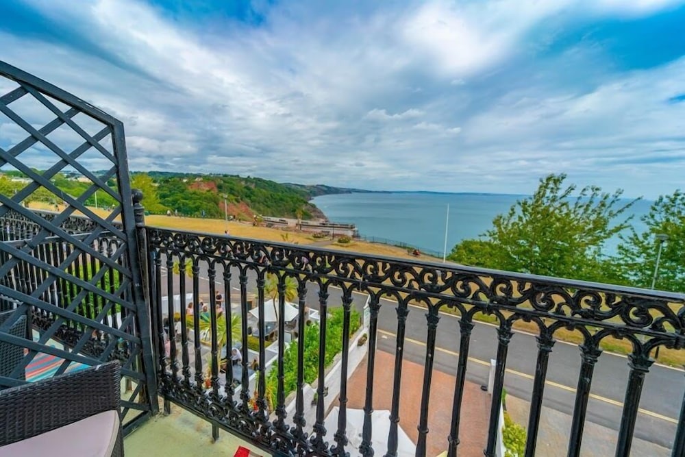 Double Room, Ensuite, Sea View photo 2