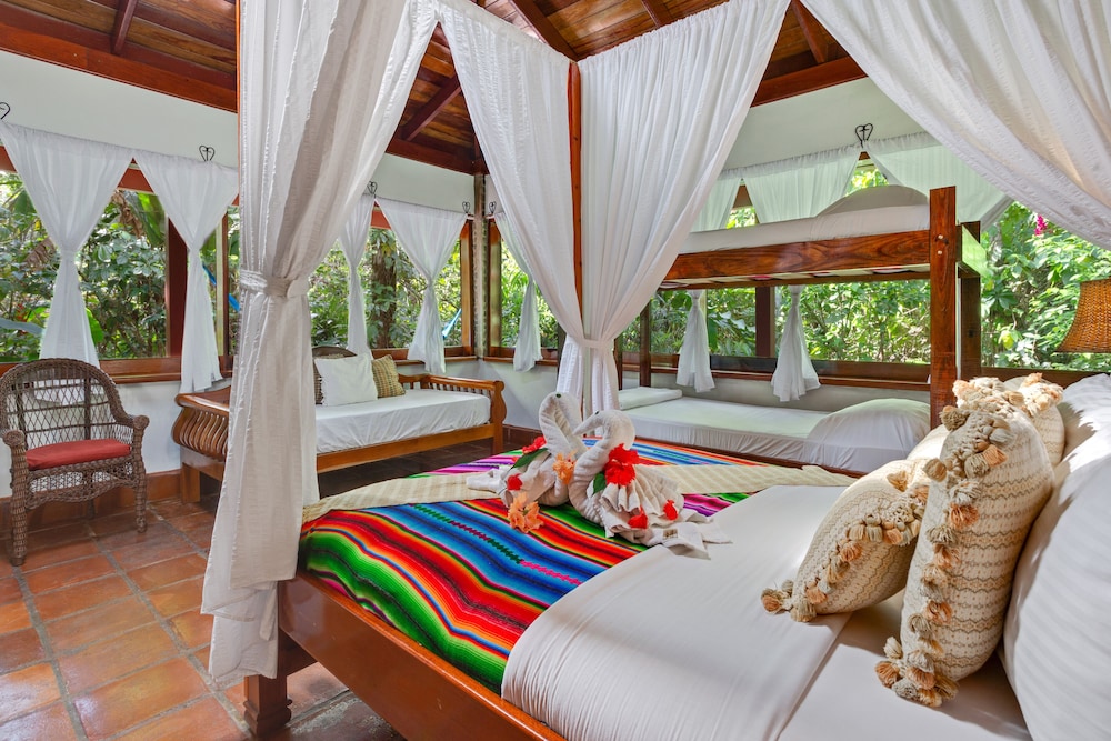 Jungle Bungalow