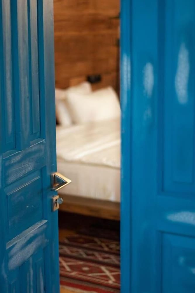 Suite - Photo 2