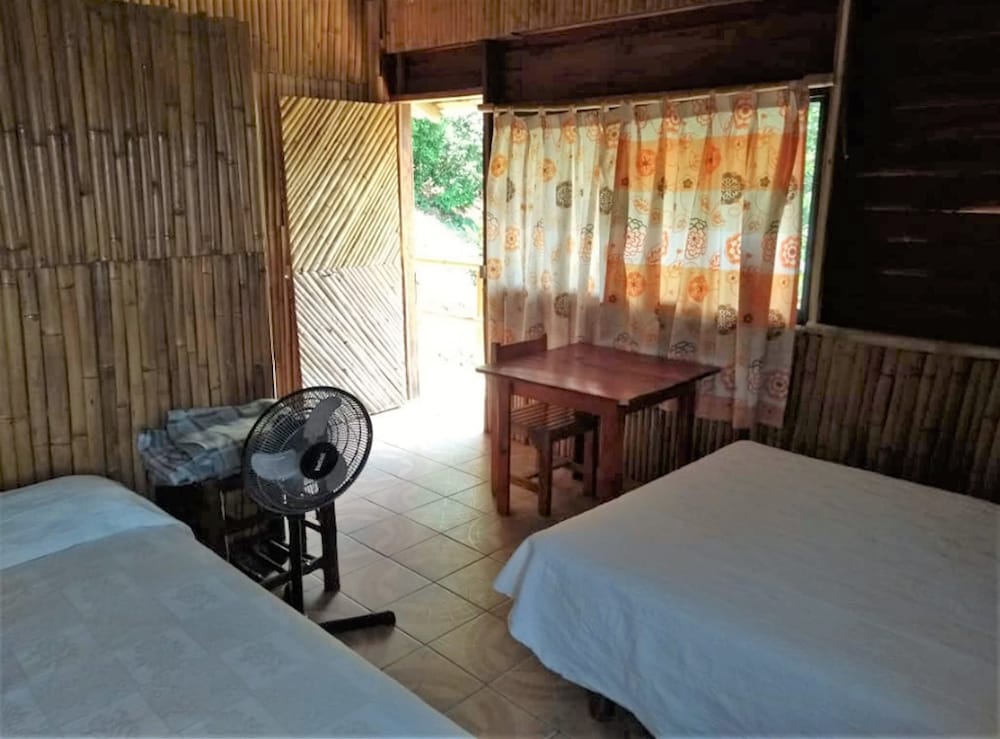 Triple Room, Multiple Beds