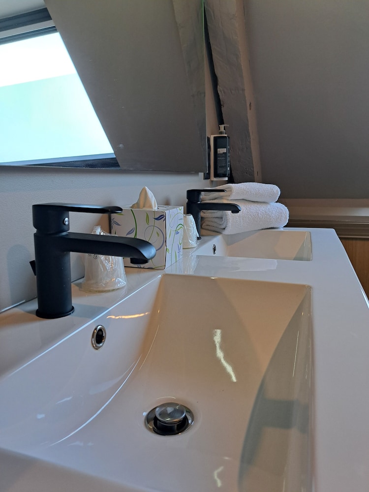 Studio Suite - Photo 3