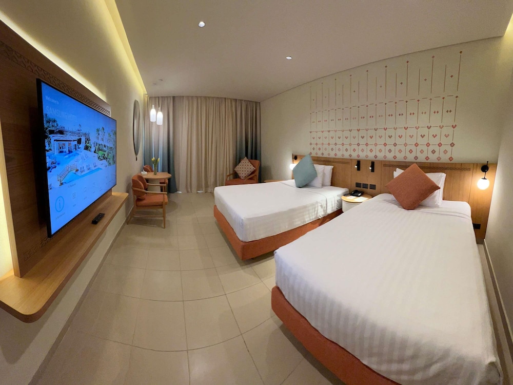 Superior Room, 2 Twin Beds, Sea View (Beach side) - Photo 4