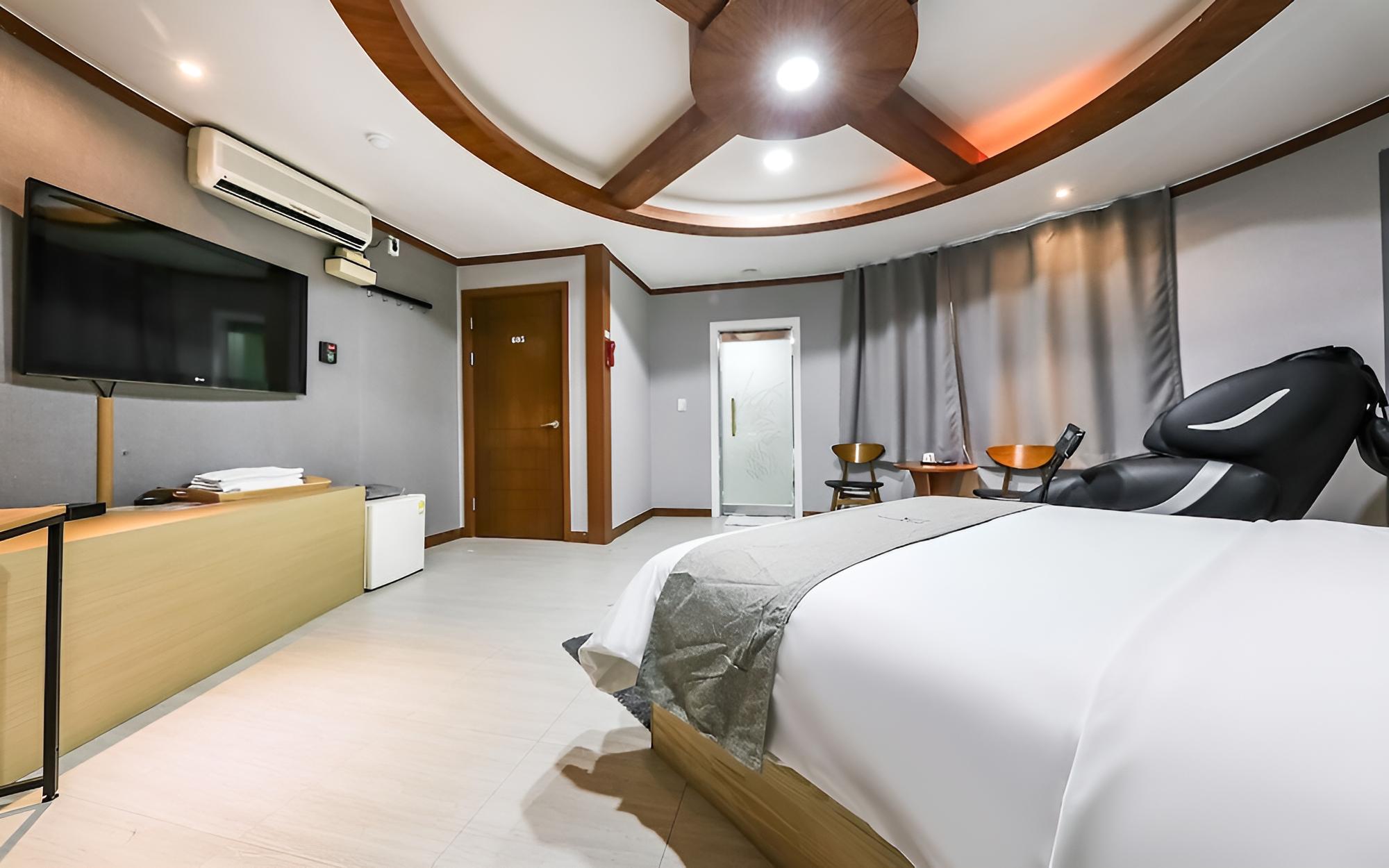 Room (VIP room B (one type 1PC massage chai) - Photo 2