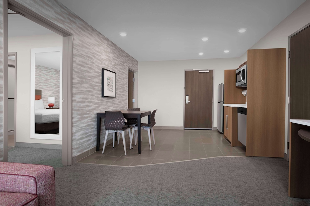 Suite, 1 Bedroom - Photo 3