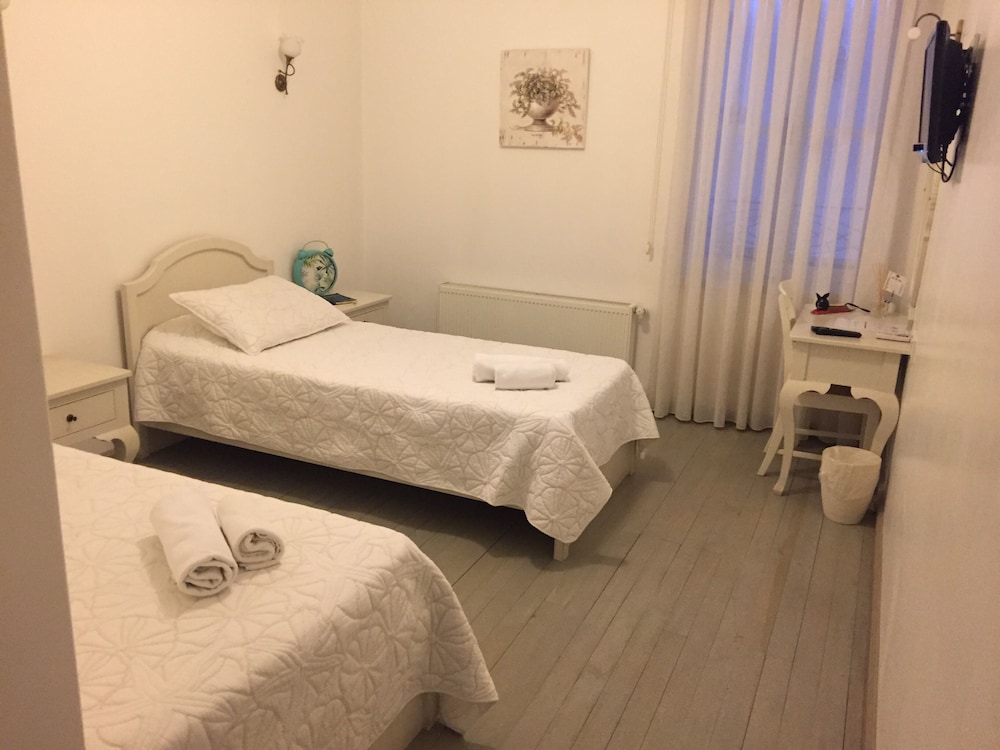 Standard Twin Room photo 1