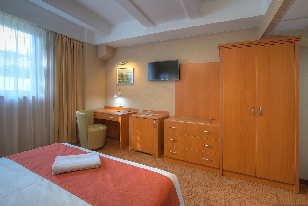 Standard Double Room, 1 Queen Bed