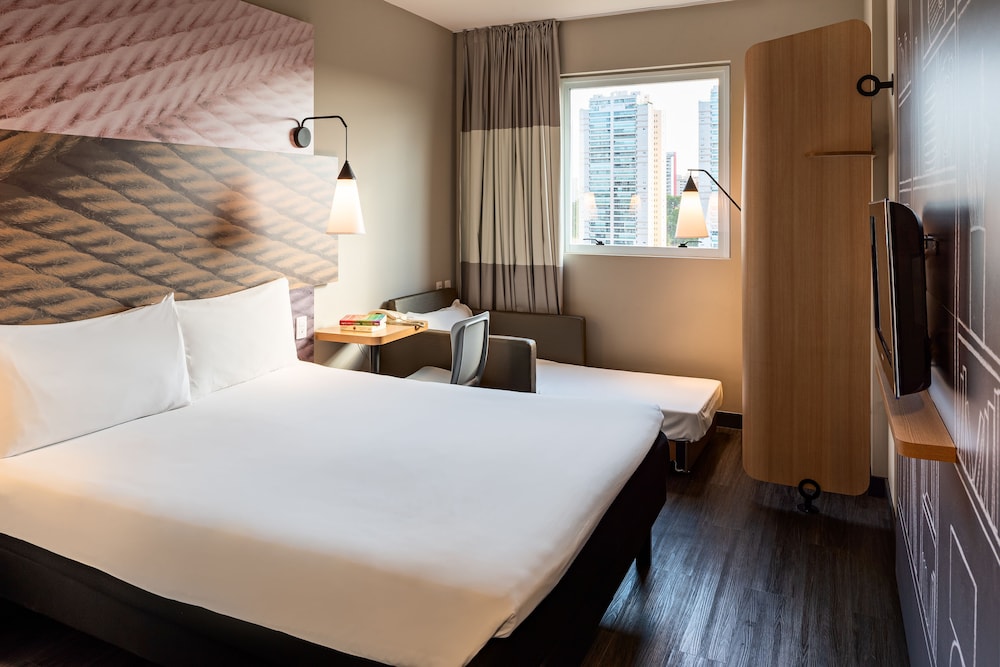 Room, Multiple Beds photo 1