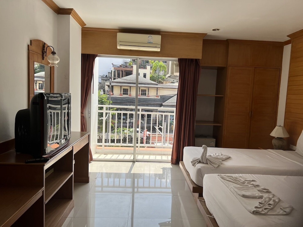 Deluxe Twin Room, 1 Bedroom - Photo 2