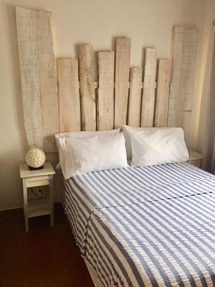 Budget Double Room photo 3