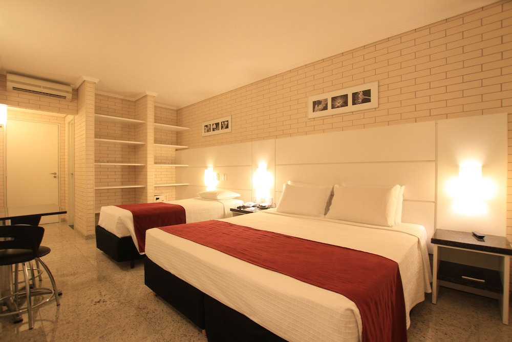 Quarto Triplo Casal