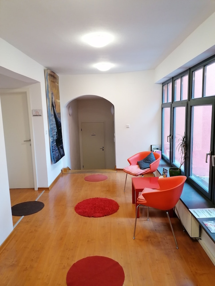 Double or Twin Room (with shared bathroom) photo 2
