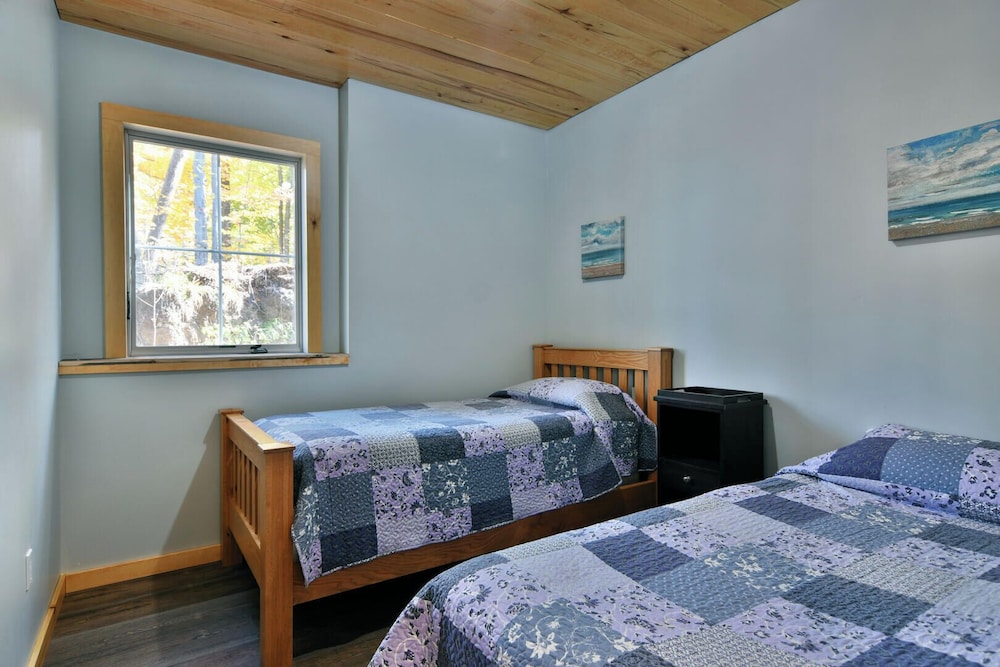 Cabin, Multiple Beds, Kitchen photo 2