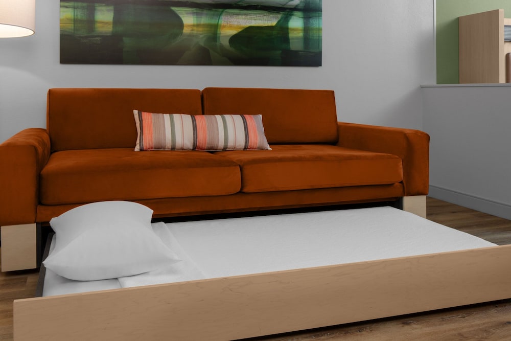 Studio Suite (Mobility Accessible, Tub) - Photo 2