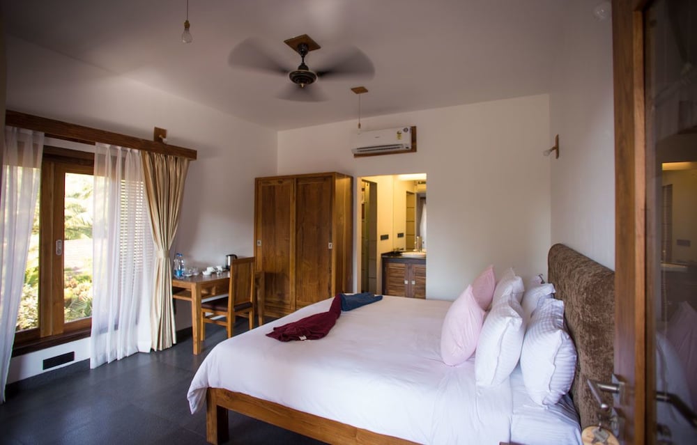 Courtyard Room