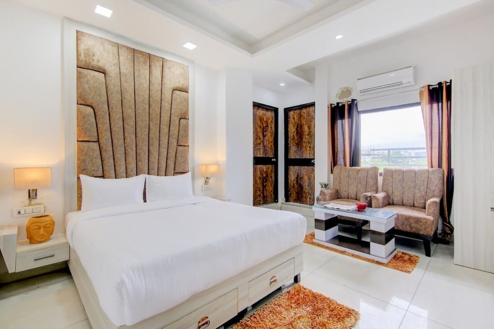 Deluxe Room - Photo 4